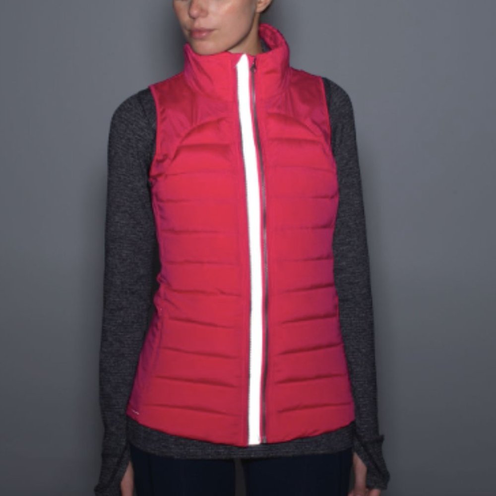 (2351) LULULEMON Fluffed Up Vest in BOOM JUICE Sz 4 ** - Picture 2 of 13